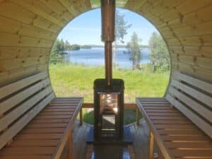 Holzofen mit Blick auf den See