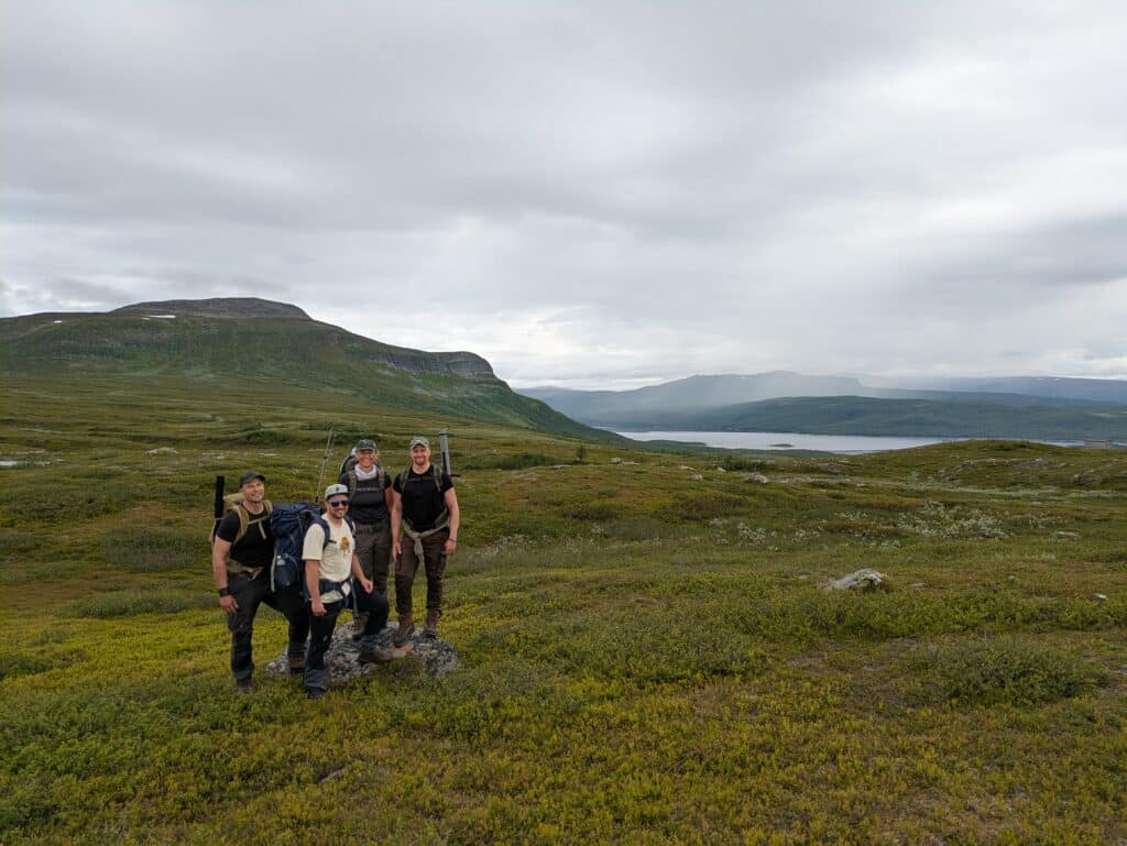 Gruppe von Wanderern in der Natur